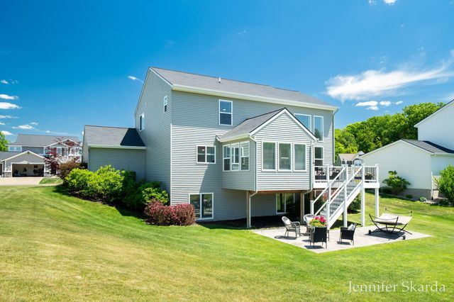 2930 E Morgan Trail NE, Rockford, MI 49341