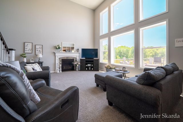 2930 E Morgan Trail NE, Rockford, MI 49341