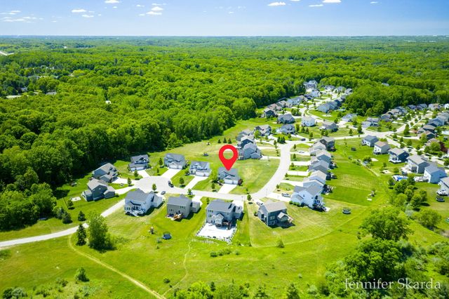 2930 E Morgan Trail NE, Rockford, MI 49341