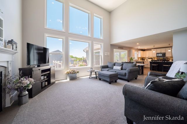 2930 E Morgan Trail NE, Rockford, MI 49341