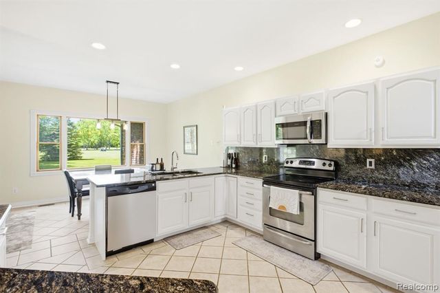 3269 Saint Andrews Drive, Port Huron, MI 48060