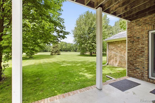 3269 Saint Andrews Drive, Port Huron, MI 48060