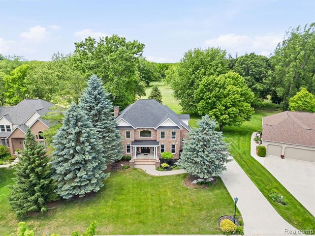 3269 Saint Andrews Drive, Port Huron, MI 48060