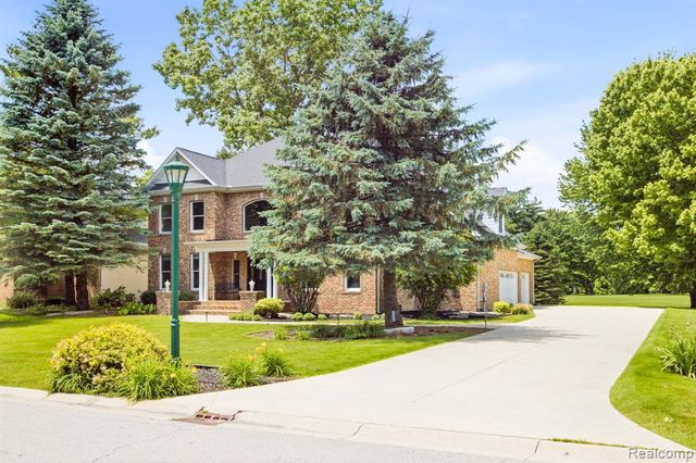 3269 Saint Andrews Drive, Port Huron, MI 48060
