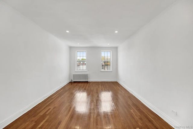 1 Ash place 3A, Great Neck Plaza, NY 11021