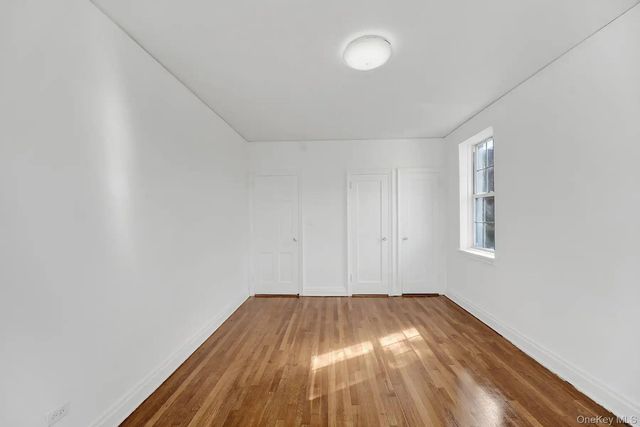 1 Ash place 3A, Great Neck Plaza, NY 11021