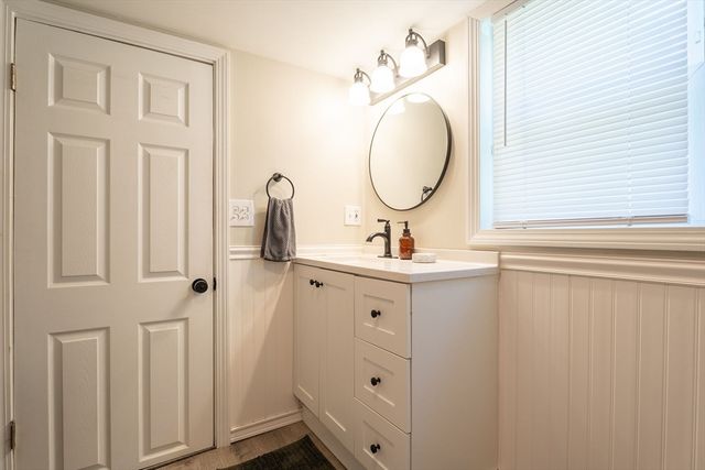 30 Worcester St, Taunton, MA 02780
