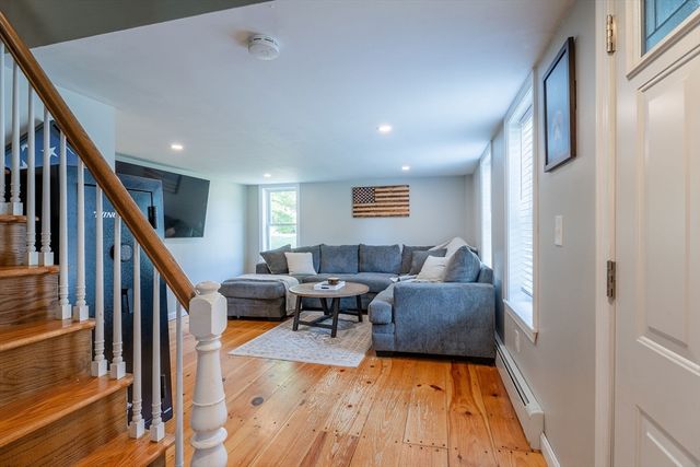 30 Worcester St, Taunton, MA 02780