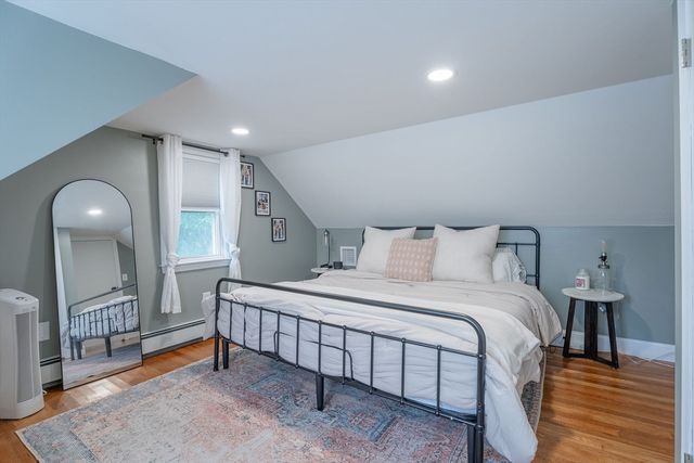 30 Worcester St, Taunton, MA 02780