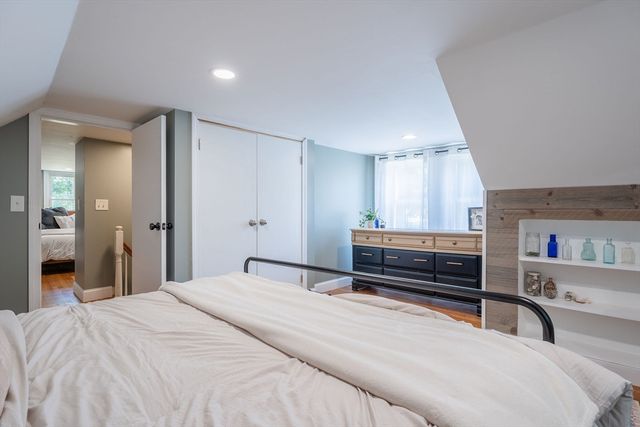 30 Worcester St, Taunton, MA 02780