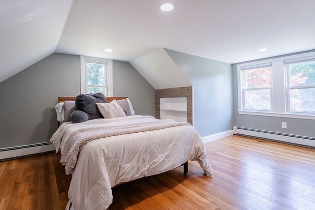 30 Worcester St, Taunton, MA 02780