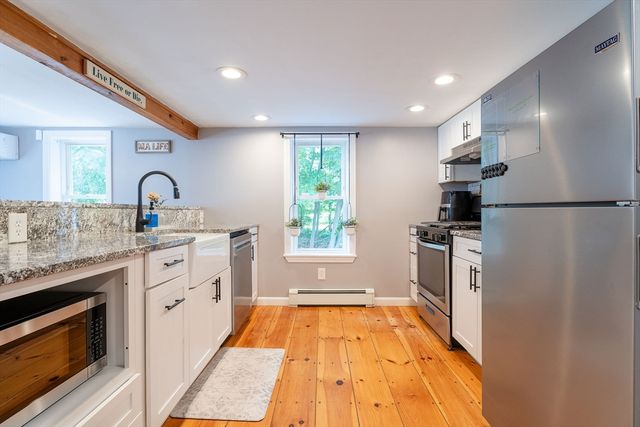 30 Worcester St, Taunton, MA 02780