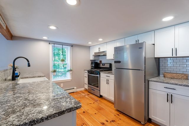 30 Worcester St, Taunton, MA 02780