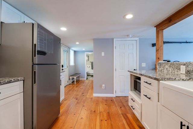 30 Worcester St, Taunton, MA 02780