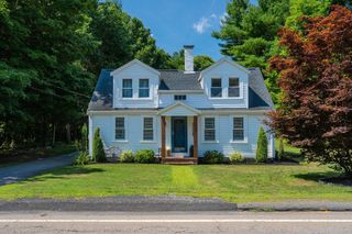 30 Worcester St, Taunton, MA 02780
