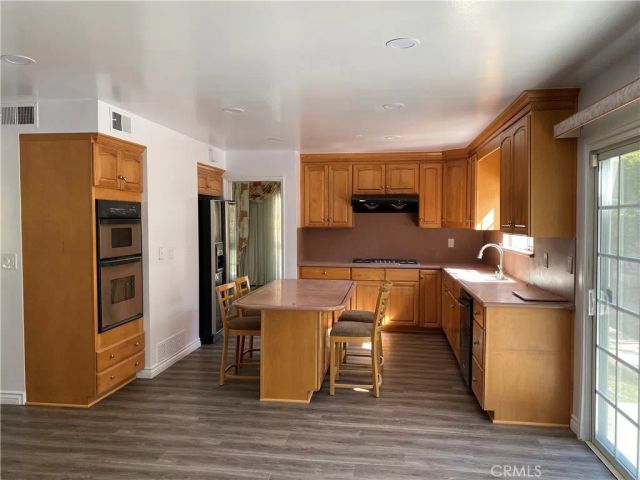 5840 Valerie, Woodland Hills, CA 91367