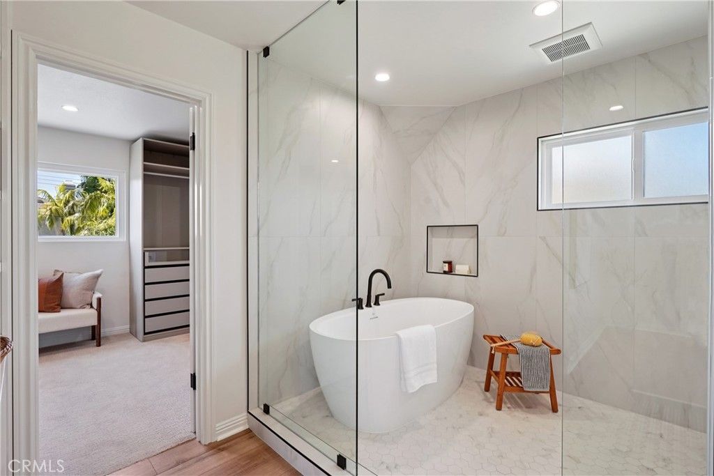 Image 18 of property listing at 11721 Norgrove Lane, Rossmoor, CA 90720