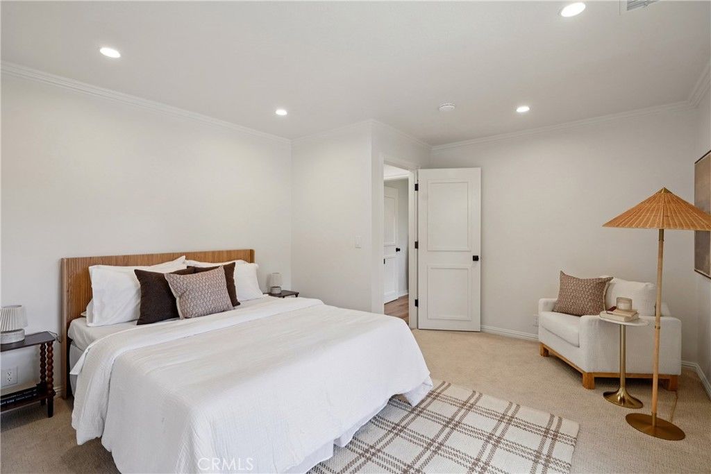 Image 27 of property listing at 11721 Norgrove Lane, Rossmoor, CA 90720