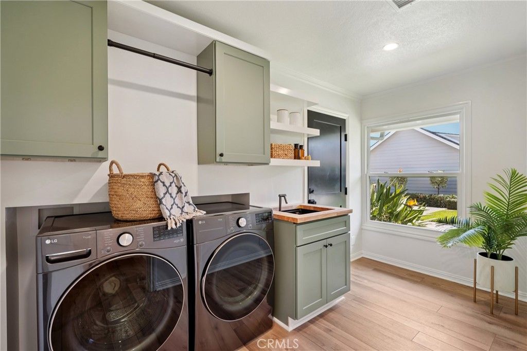 Image 28 of property listing at 11721 Norgrove Lane, Rossmoor, CA 90720