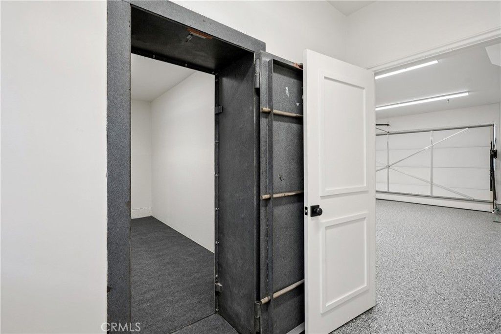 Image 29 of property listing at 11721 Norgrove Lane, Rossmoor, CA 90720