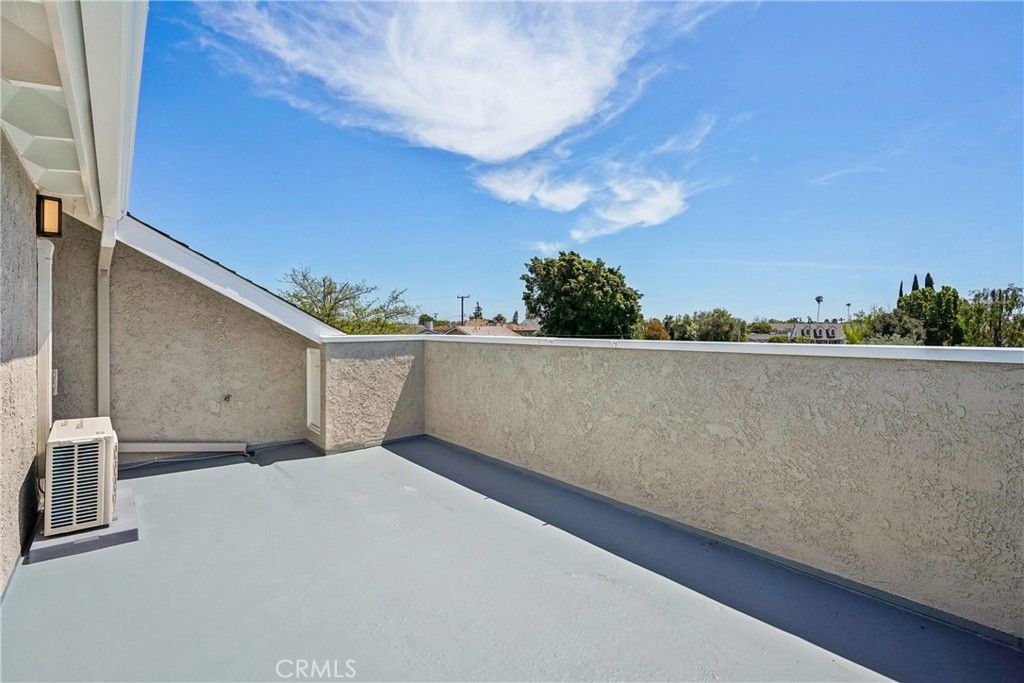 Image 33 of property listing at 11721 Norgrove Lane, Rossmoor, CA 90720