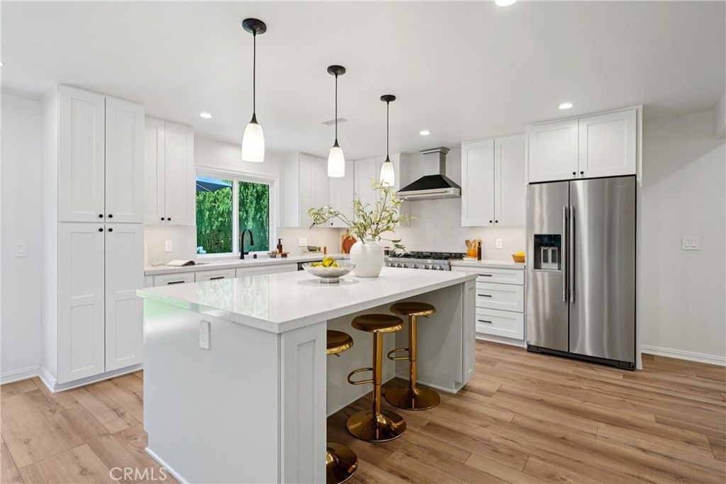 Image 8 of property listing at 11721 Norgrove Lane, Rossmoor, CA 90720