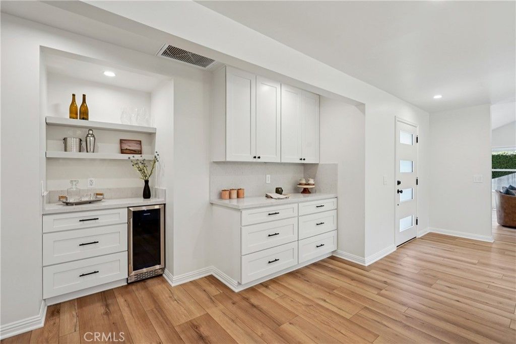 Image 9 of property listing at 11721 Norgrove Lane, Rossmoor, CA 90720