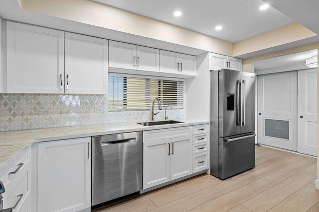 2450 Presidential Way 607, West Palm Beach, FL 33401