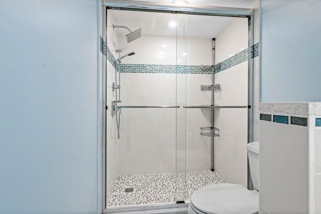 2450 Presidential Way 607, West Palm Beach, FL 33401