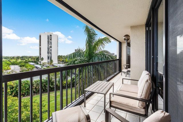 2450 Presidential Way 607, West Palm Beach, FL 33401