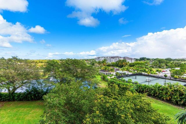 2450 Presidential Way 607, West Palm Beach, FL 33401