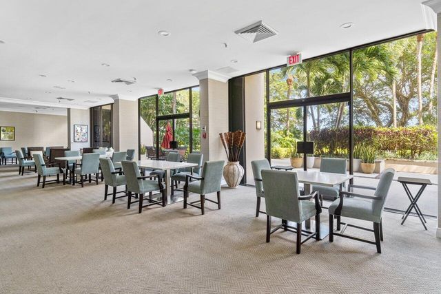 2450 Presidential Way 607, West Palm Beach, FL 33401