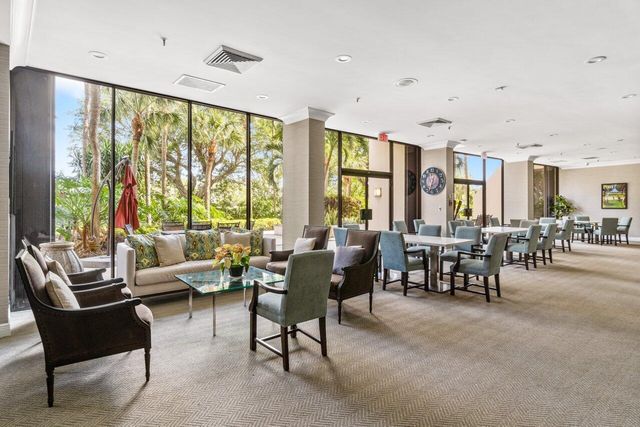 2450 Presidential Way 607, West Palm Beach, FL 33401