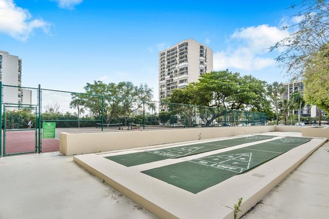 2450 Presidential Way 607, West Palm Beach, FL 33401