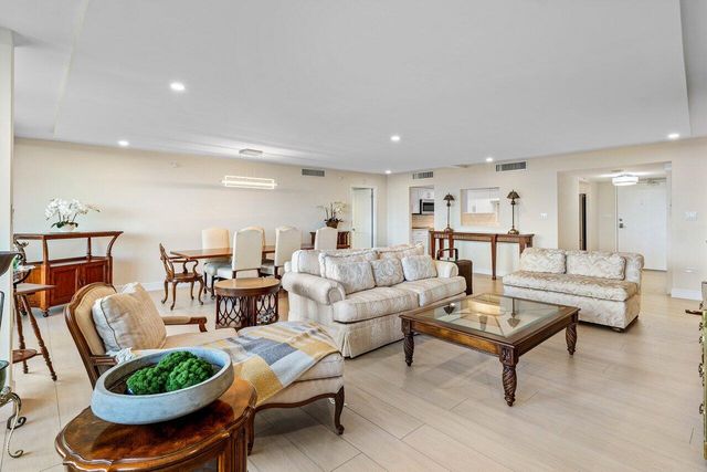 2450 Presidential Way 607, West Palm Beach, FL 33401