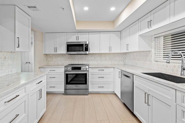 2450 Presidential Way 607, West Palm Beach, FL 33401