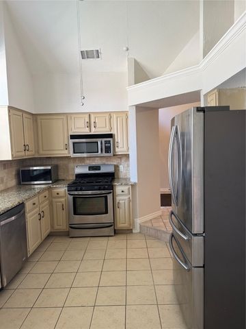 304 Cimarron Trail, Irving, TX 75063