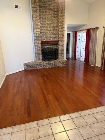 304 Cimarron Trail, Irving, TX 75063