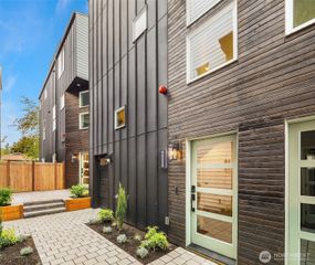 9033 8th Avenue NW #B, Seattle, WA 98117