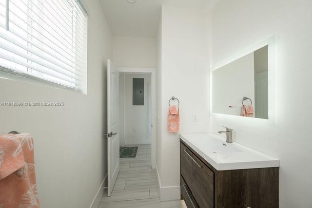 11284 3rd Avenue Ocean, Marathon, FL 33050