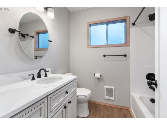 4873 JACKSON Hwy, Toledo, WA 98591