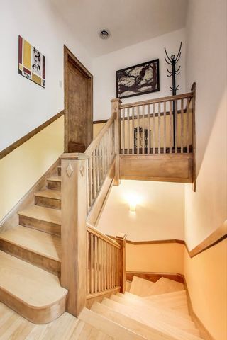 2700 W CARMEN Avenue, Chicago, IL 60625