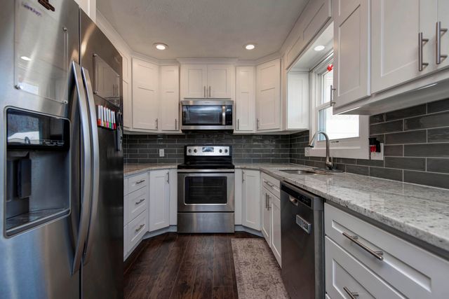 5705 E Brookmeadow Drive, Fair Grove, MO 65648