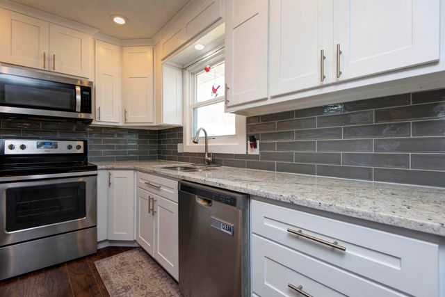 5705 E Brookmeadow Drive, Fair Grove, MO 65648