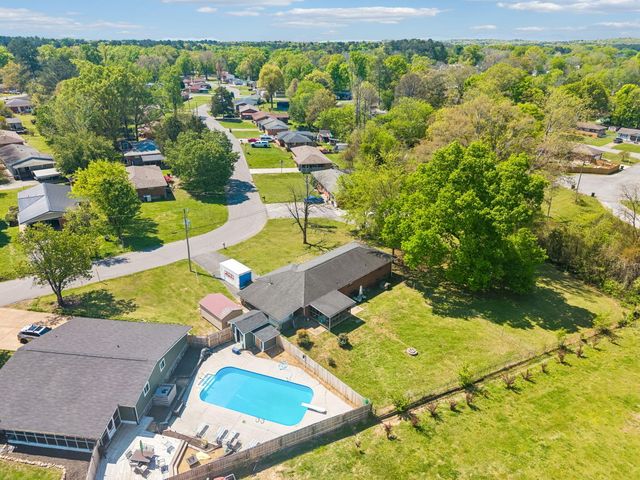 4 Delores Drive, Fort Oglethorpe, GA 30742