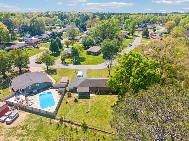 4 Delores Drive, Fort Oglethorpe, GA 30742
