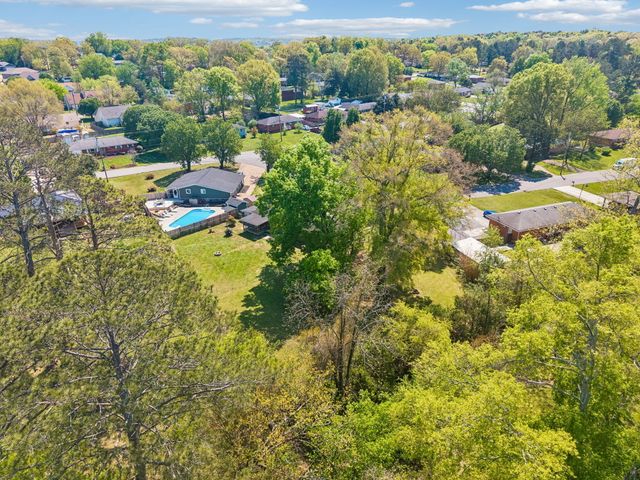 4 Delores Drive, Fort Oglethorpe, GA 30742