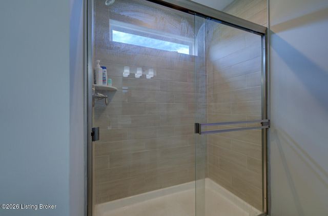 19126 Catalpa Fields Pl, Louisville, KY 40023