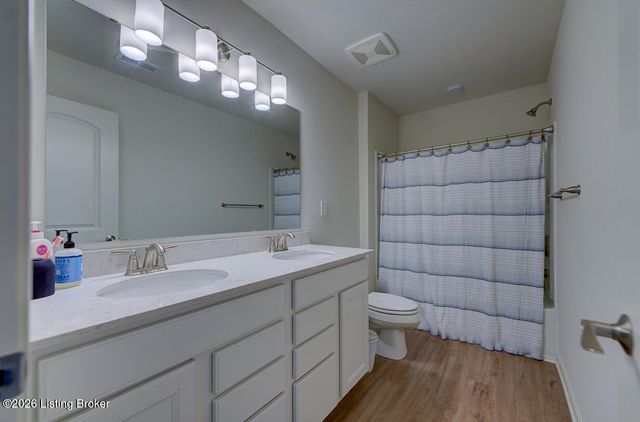 19126 Catalpa Fields Pl, Louisville, KY 40023