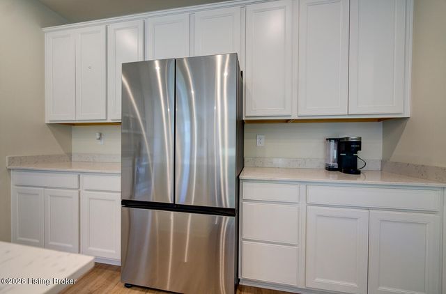 19126 Catalpa Fields Pl, Louisville, KY 40023